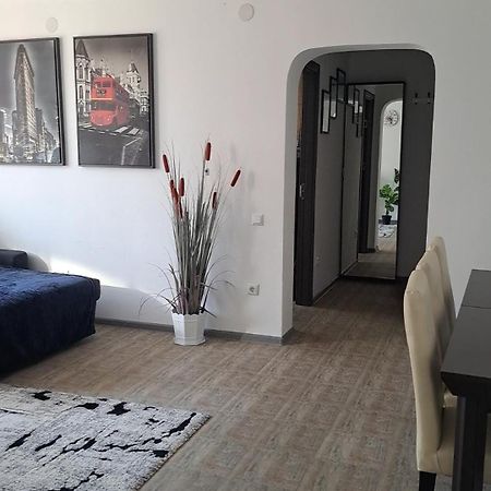 Casuta Cu Povesti Apartment Cîmpina Luaran gambar